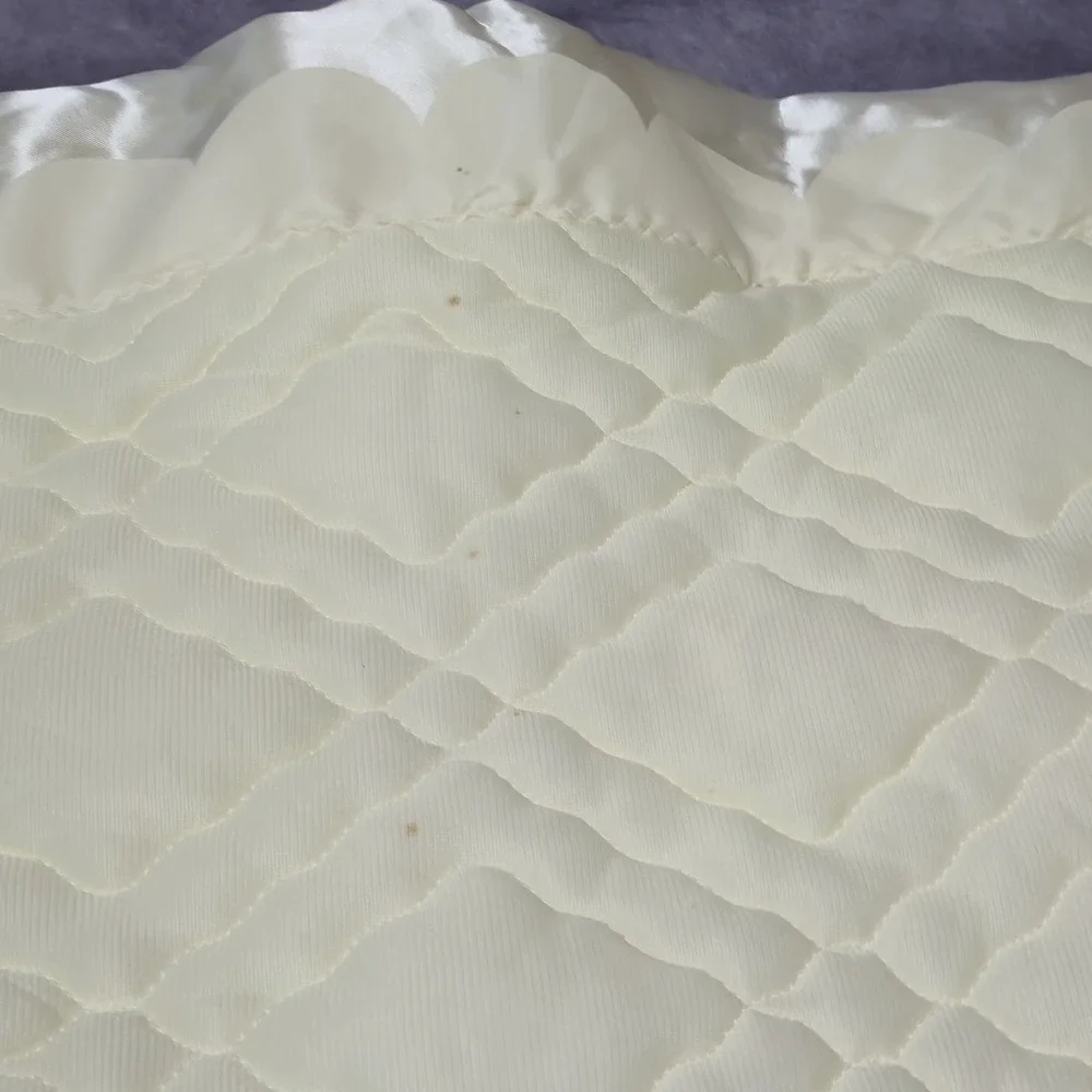 Vintage Baby Blanket Quilted Satin Trim  Yellow New Missing Tag Has Some Spots